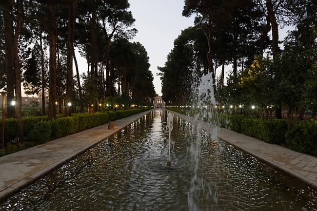Yazd-Jardin Dolat Abad-003